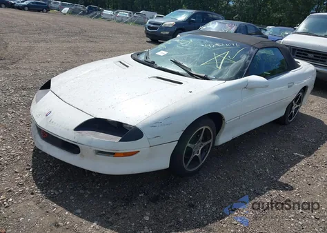 1997 Chevrolet Camaro из США, поврежденный, VIN 2G1FP32K2V2148588